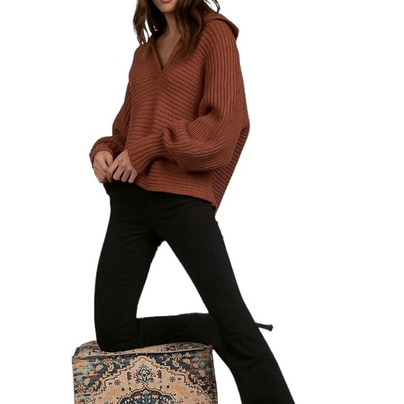 Elan Spread-Collar Rib-Knit Sweater- Size Medium - Picture 5 of 14